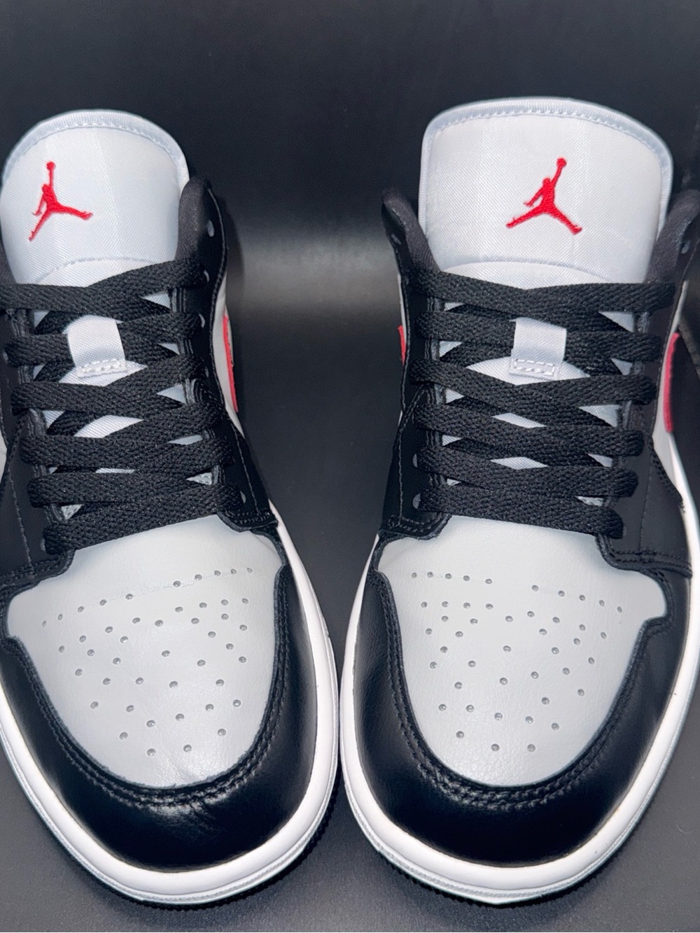Jordan Low Top Sneakers - Black/White/Red
